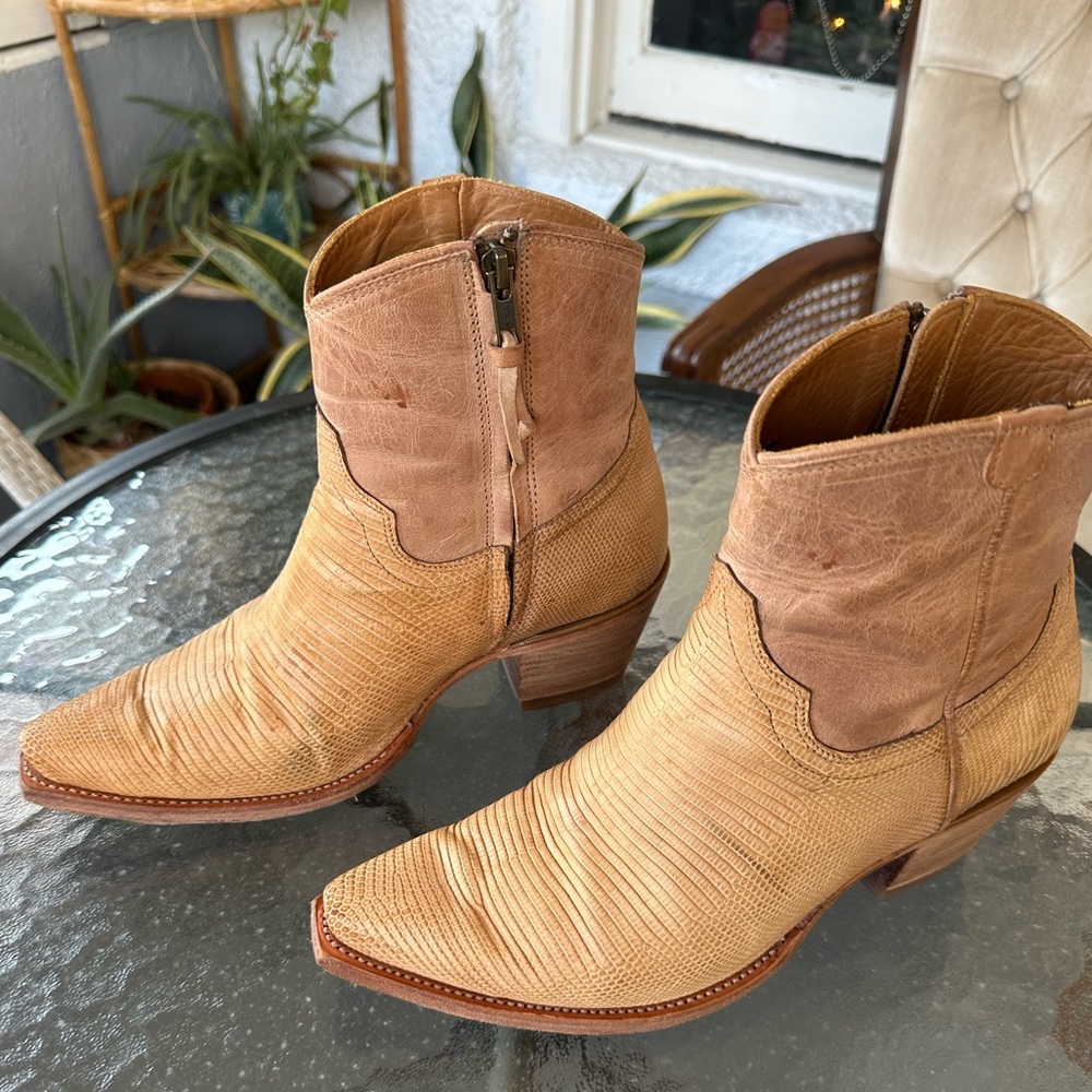 Tecovas Daisy Sand Relic Lizard Ankle Boot